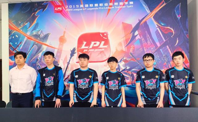 一线队中流 一线队中流