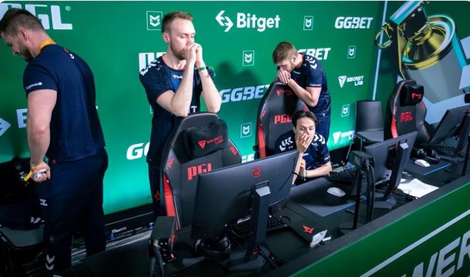 的锋线尖刀 的锋线尖刀